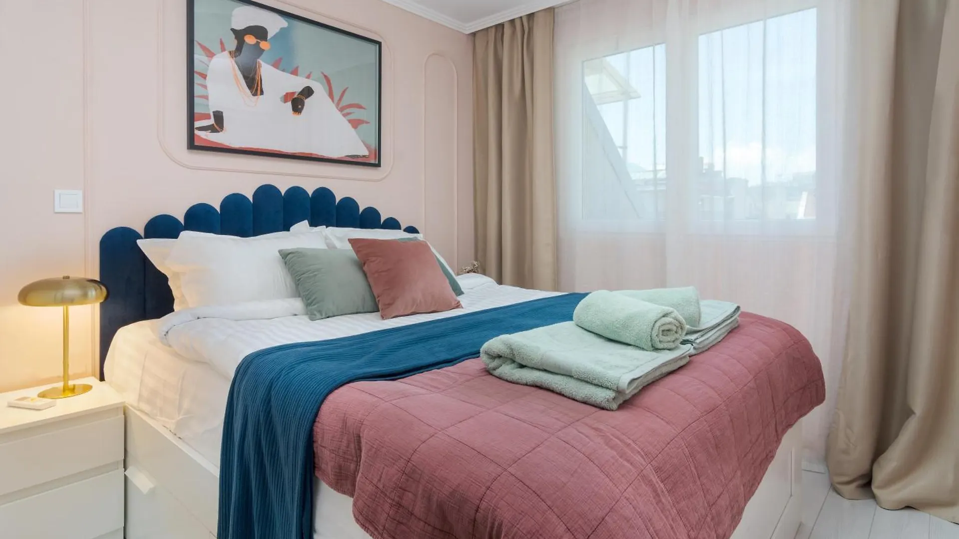 Maison Coloree - Bright And Cozy Home By Metro And Mall Sofia Bulgaria