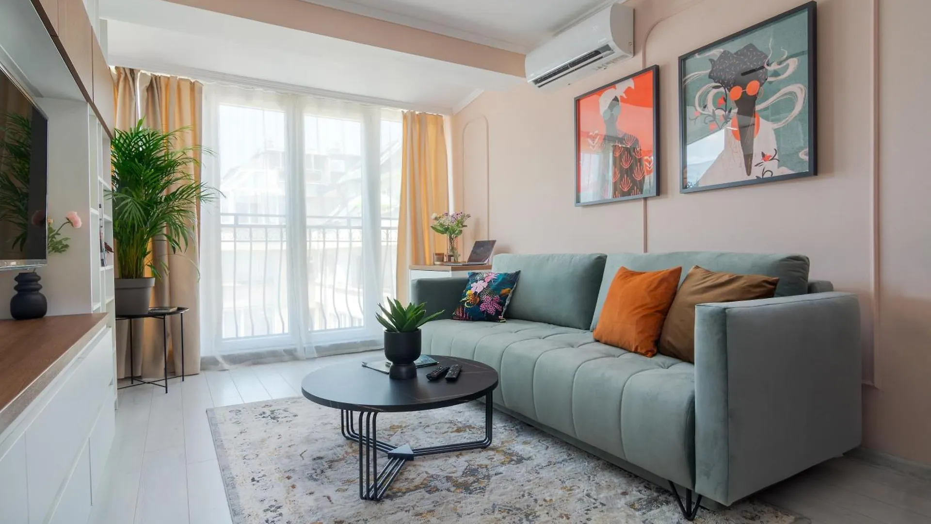 Maison Coloree - Bright And Cozy Home By Metro And Mall location